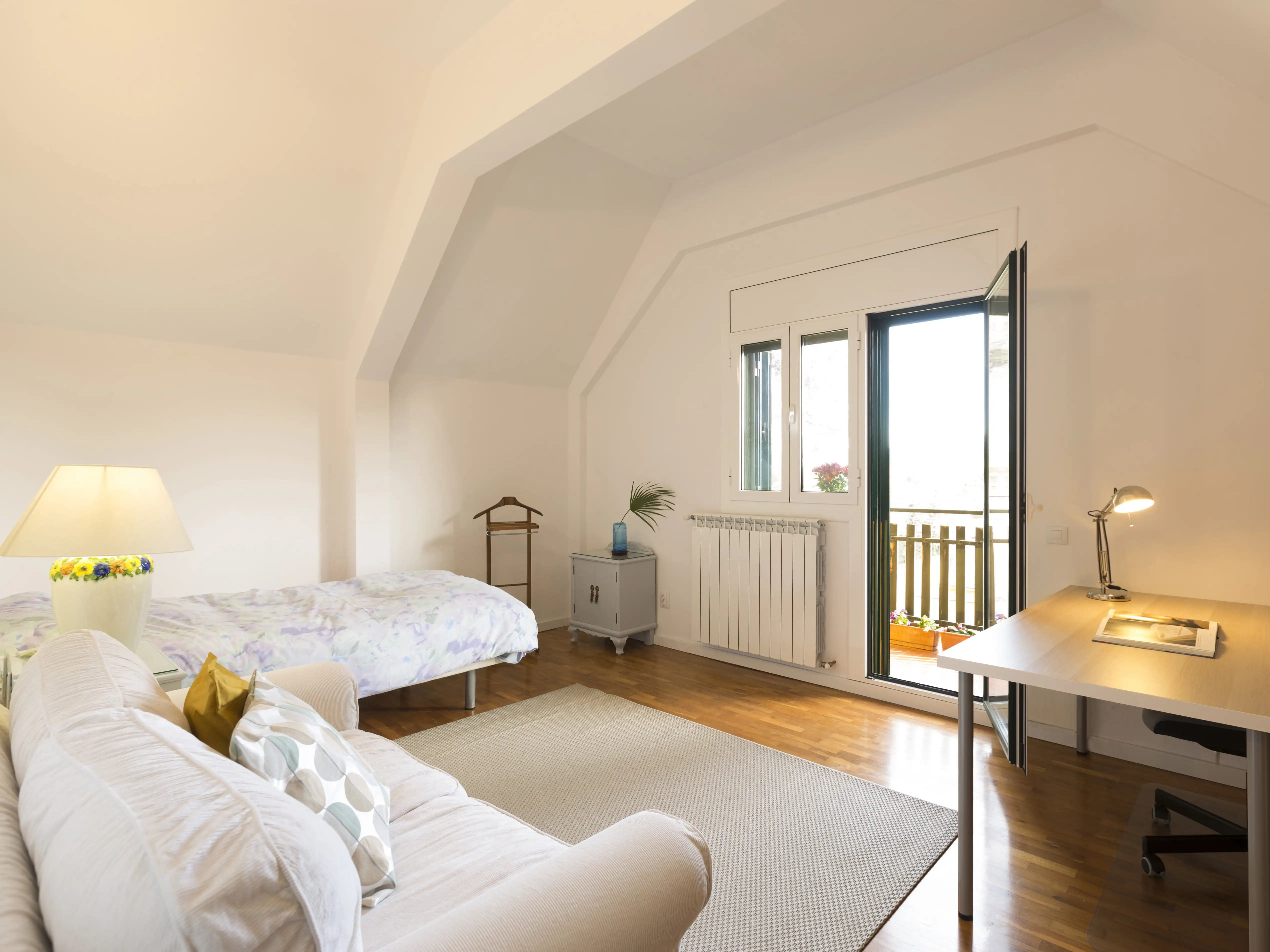 The Hideaway with built-in furniture and views of the garden, Barcelona mountains and Sant Cugat Golf Club